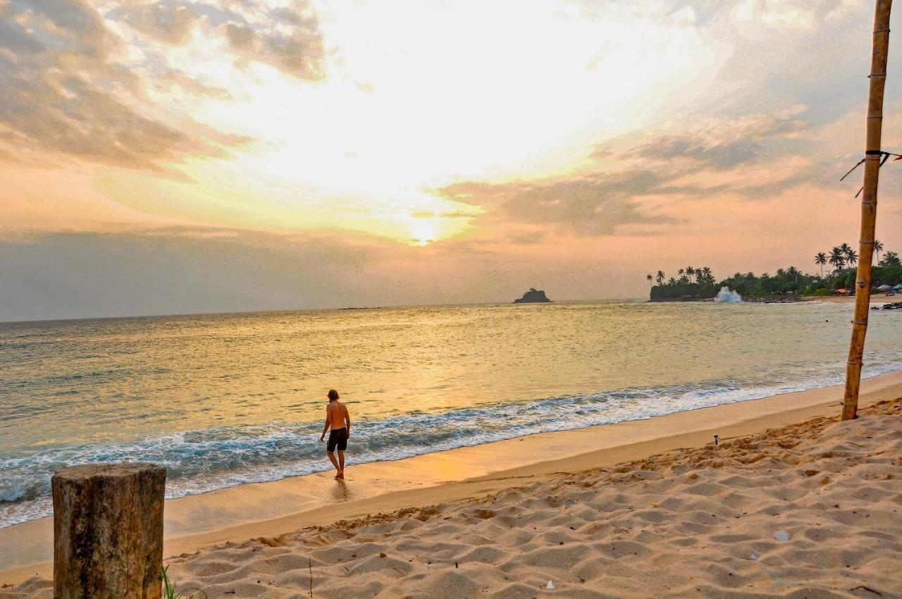 Surfers Paradise Weligama Εξωτερικό φωτογραφία